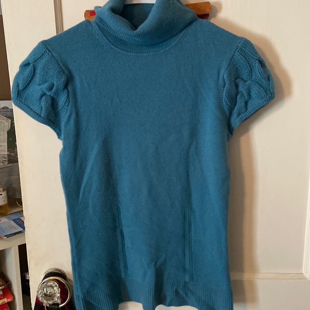 Small short sleeve cable sweater